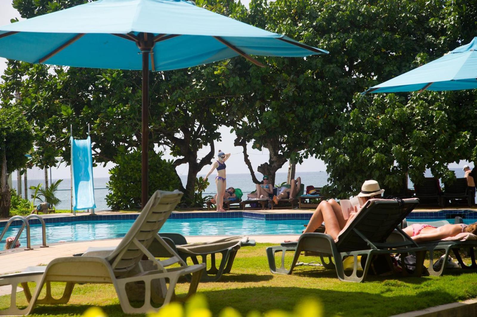Hotel Lanka Super Corals Хиккадува Экстерьер фото