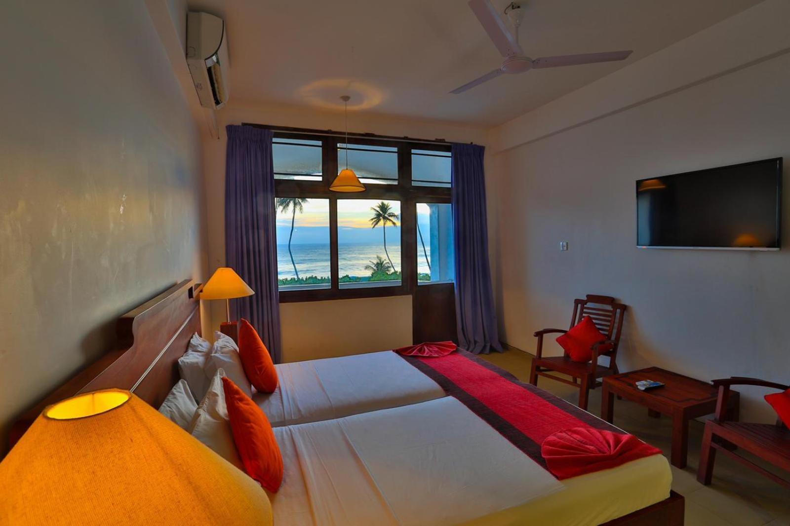 Hotel Lanka Super Corals Хиккадува Экстерьер фото